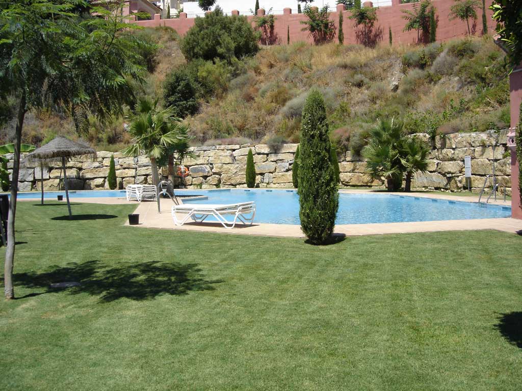 jardin urbanizacion marbella